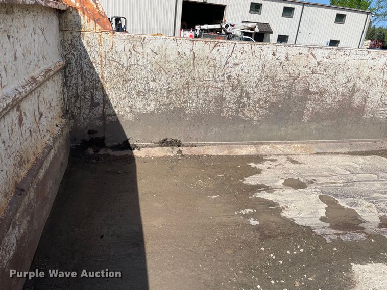 image for item OG9916 2003 International  4400 dump truck