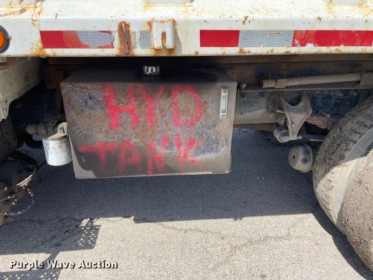 image for item OG9916 2003 International  4400 dump truck