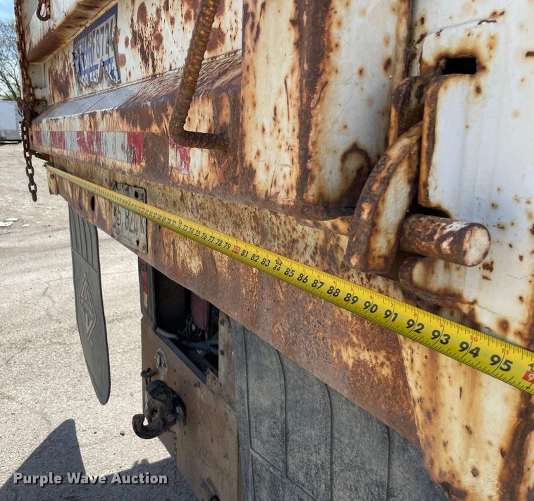 image for item OG9916 2003 International  4400 dump truck