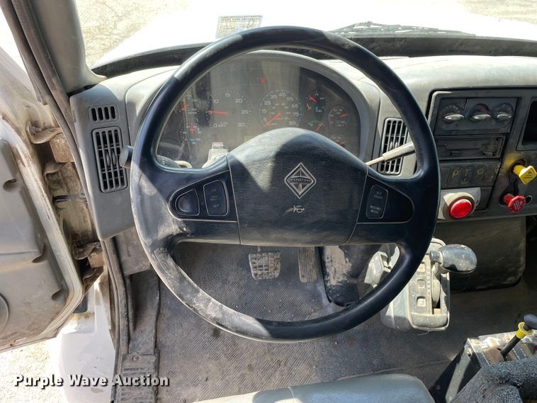 image for item OG9916 2003 International  4400 dump truck