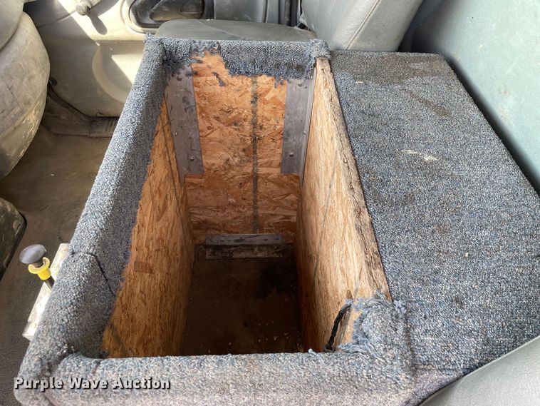 image for item OG9916 2003 International  4400 dump truck