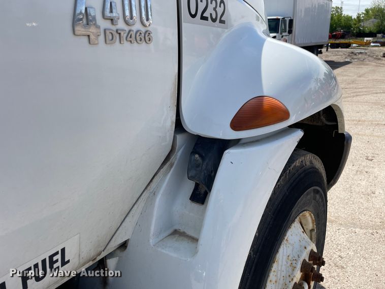 image for item OG9916 2003 International  4400 dump truck