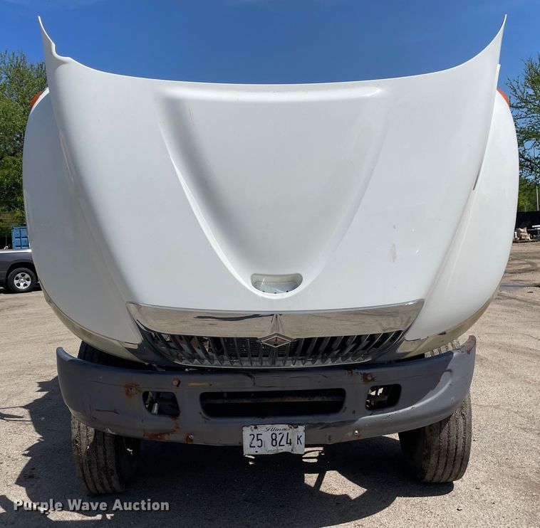 image for item OG9916 2003 International  4400 dump truck