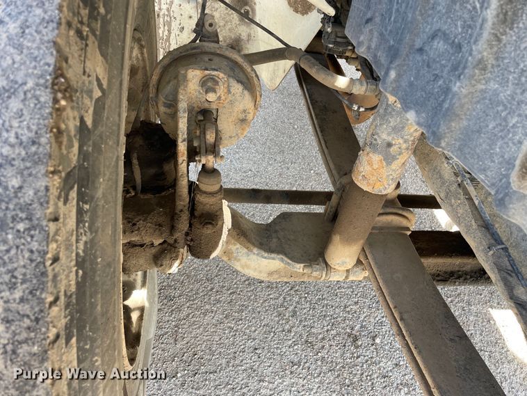 image for item OG9916 2003 International  4400 dump truck