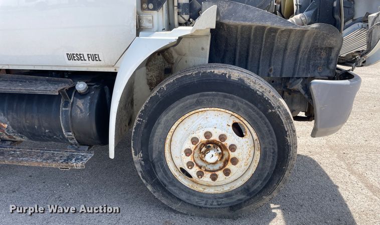 image for item OG9916 2003 International  4400 dump truck