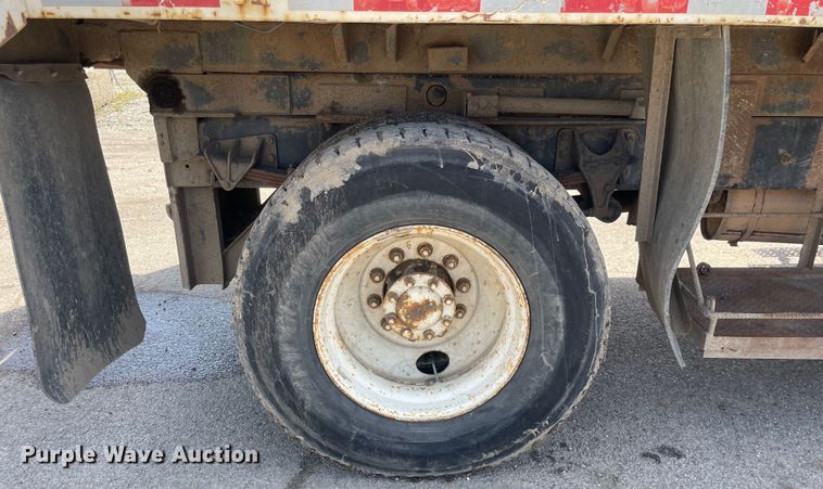 image for item OG9916 2003 International  4400 dump truck