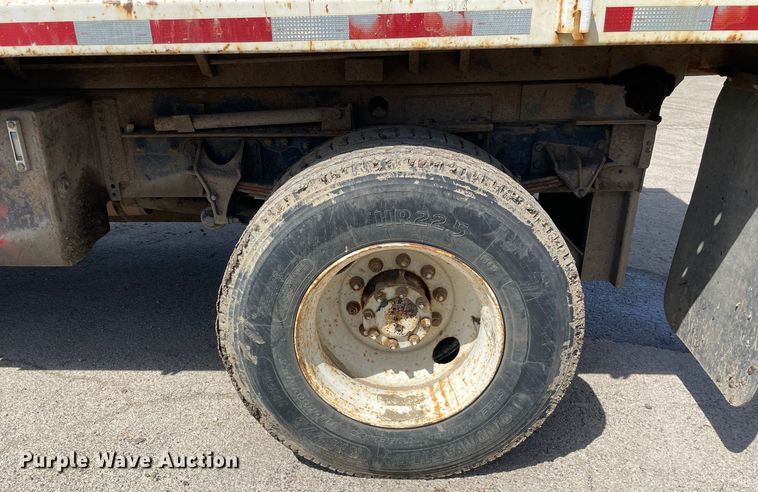 image for item OG9916 2003 International  4400 dump truck