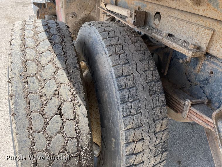 image for item OG9916 2003 International  4400 dump truck