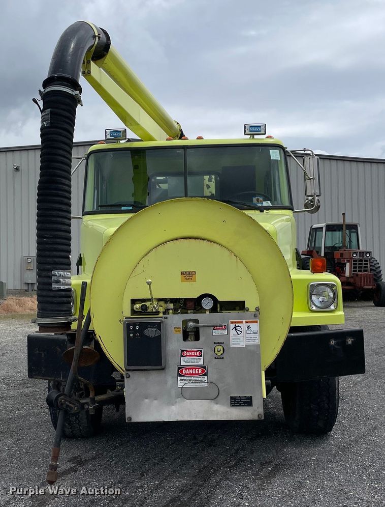 image for item OG9938 1999 Volvo  WG sewer jetter truck