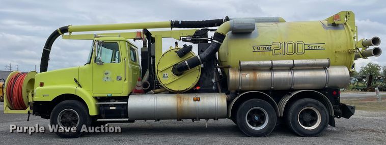 image for item OG9938 1999 Volvo  WG sewer jetter truck