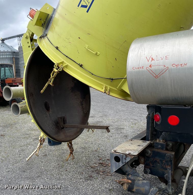 image for item OG9938 1999 Volvo  WG sewer jetter truck