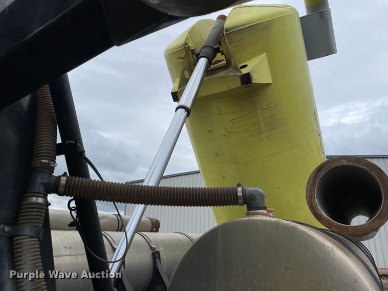 image for item OG9938 1999 Volvo  WG sewer jetter truck