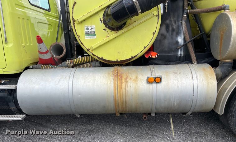 image for item OG9938 1999 Volvo  WG sewer jetter truck