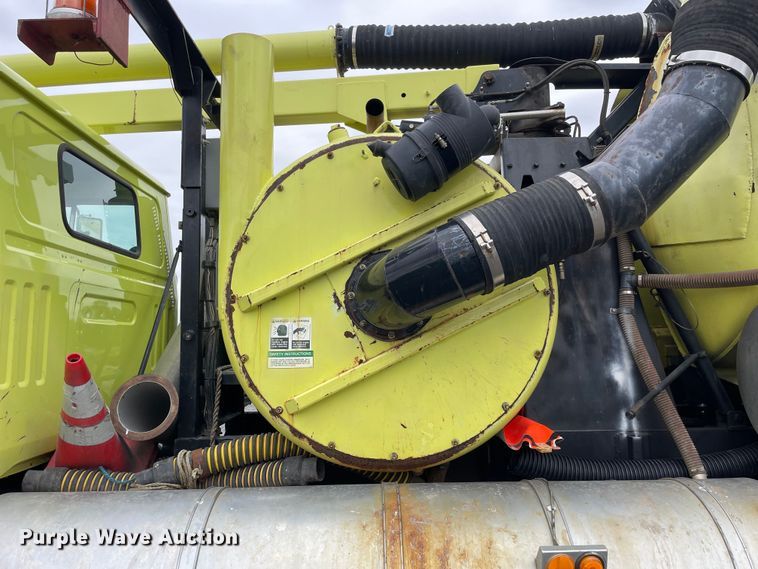 image for item OG9938 1999 Volvo  WG sewer jetter truck