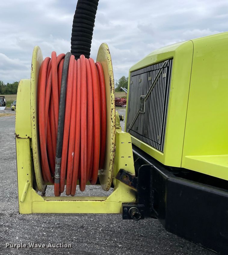 image for item OG9938 1999 Volvo  WG sewer jetter truck