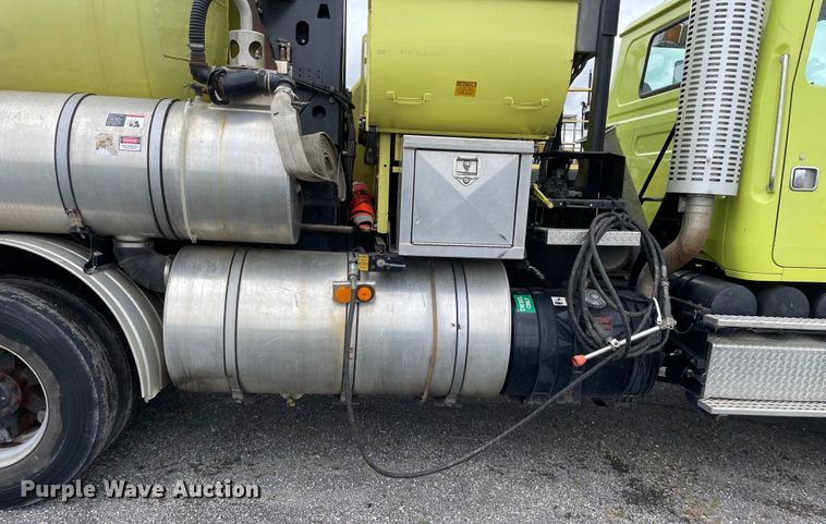 image for item OG9938 1999 Volvo  WG sewer jetter truck