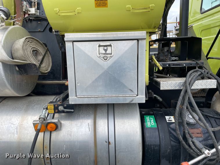 image for item OG9938 1999 Volvo  WG sewer jetter truck