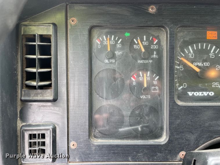 image for item OG9938 1999 Volvo  WG sewer jetter truck