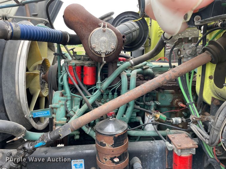 image for item OG9938 1999 Volvo  WG sewer jetter truck