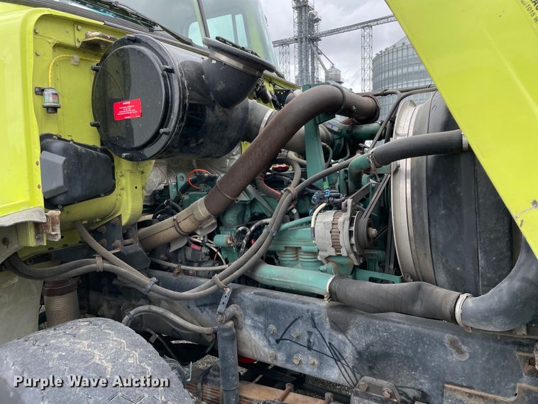 image for item OG9938 1999 Volvo  WG sewer jetter truck