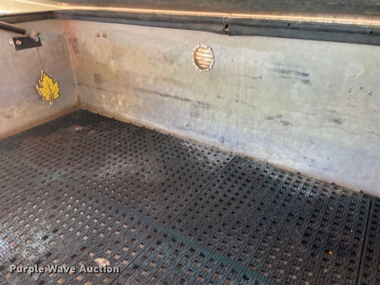 image for item OG9939 1997 International  4800 digger derrick truck