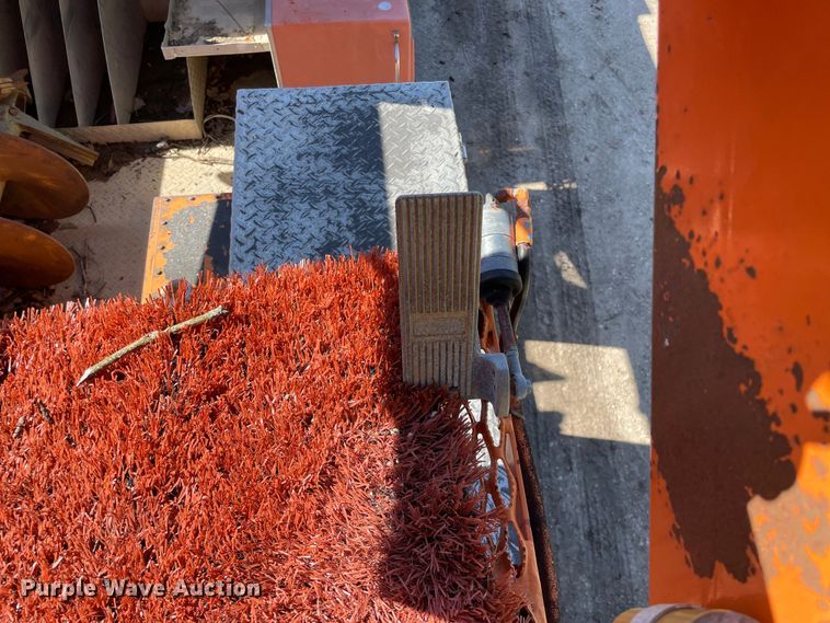 image for item OG9939 1997 International  4800 digger derrick truck