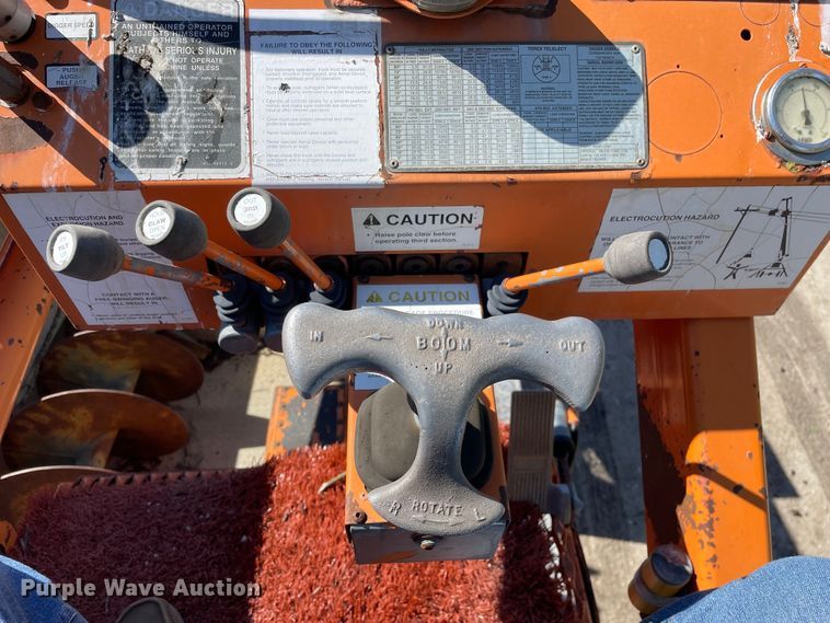 image for item OG9939 1997 International  4800 digger derrick truck