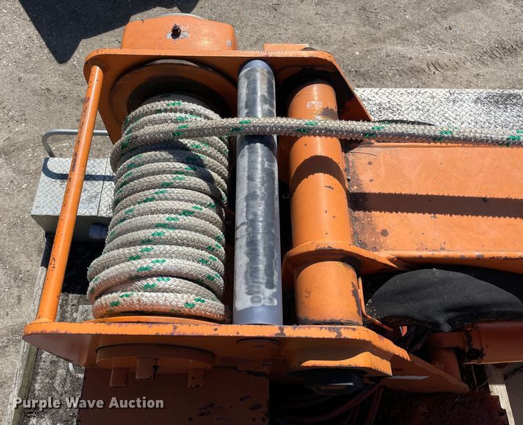 image for item OG9939 1997 International  4800 digger derrick truck