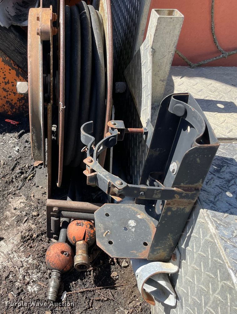 image for item OG9939 1997 International  4800 digger derrick truck