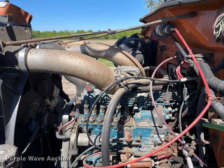 image for item OG9939 1997 International  4800 digger derrick truck