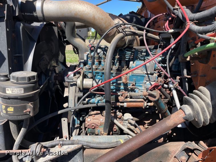 image for item OG9939 1997 International  4800 digger derrick truck