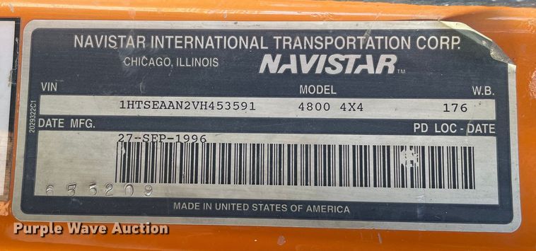 image for item OG9939 1997 International  4800 digger derrick truck