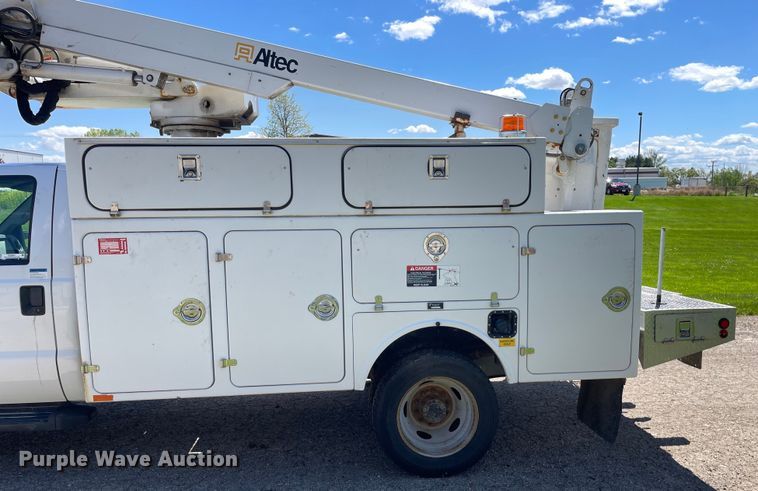 image for item OG9941 2012 Ford F450 Super Duty XL bucket truck