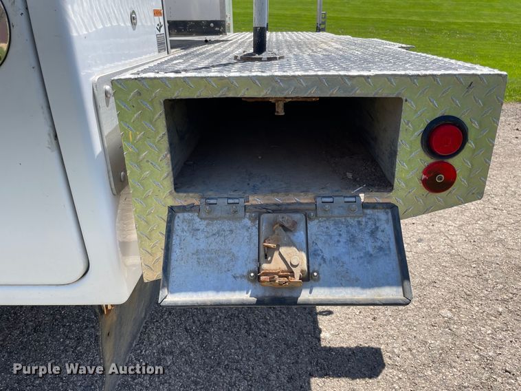 image for item OG9941 2012 Ford F450 Super Duty XL bucket truck