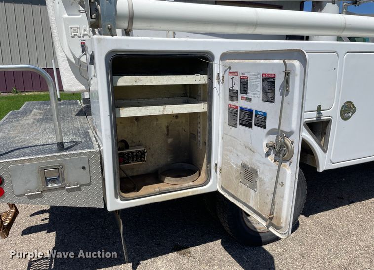 image for item OG9941 2012 Ford F450 Super Duty XL bucket truck