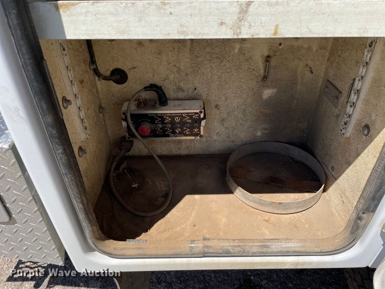 image for item OG9941 2012 Ford F450 Super Duty XL bucket truck