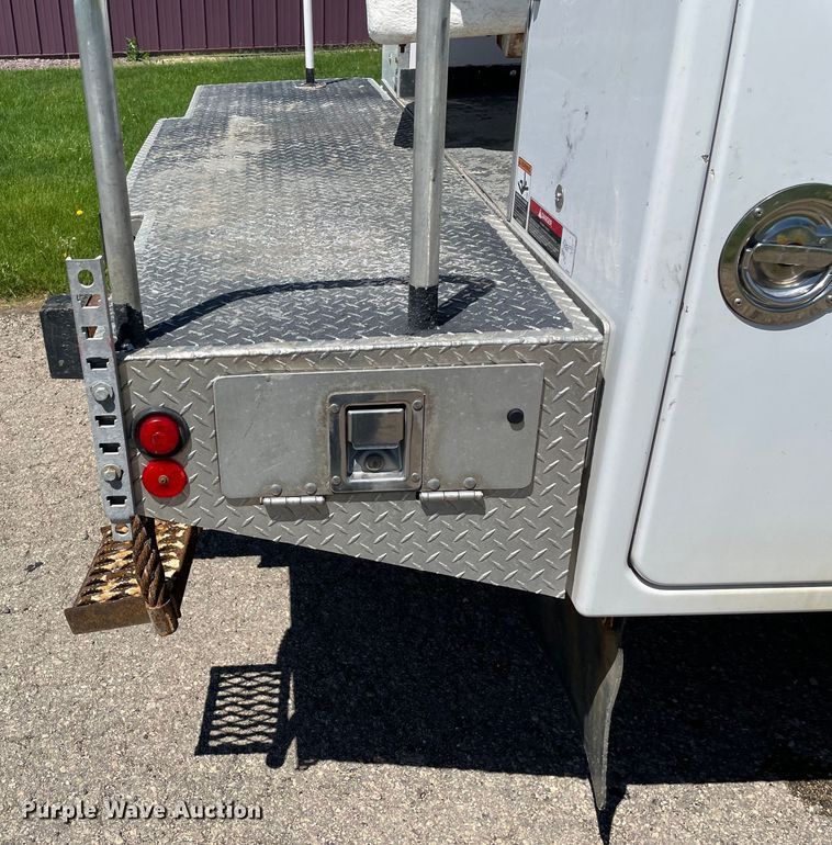 image for item OG9941 2012 Ford F450 Super Duty XL bucket truck