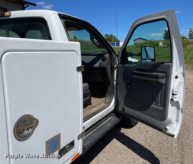 image for item OG9941 2012 Ford F450 Super Duty XL bucket truck