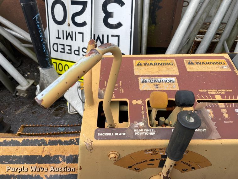 image for item OG9943 1998 Case  860 trencher 