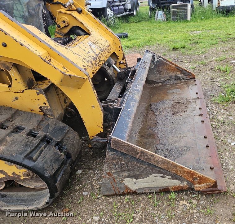 image for item OK9879 2015 Caterpillar  289D tracked skid steer loader
