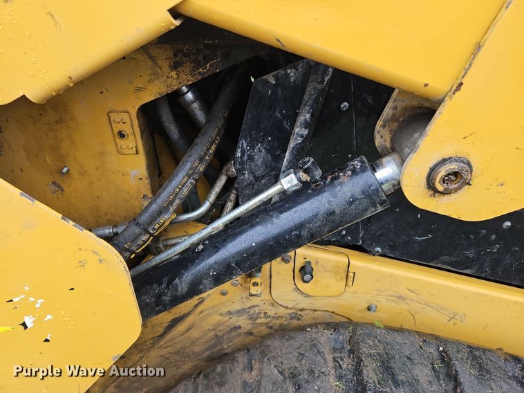 image for item OK9879 2015 Caterpillar  289D tracked skid steer loader