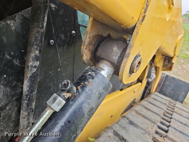 image for item OK9879 2015 Caterpillar  289D tracked skid steer loader