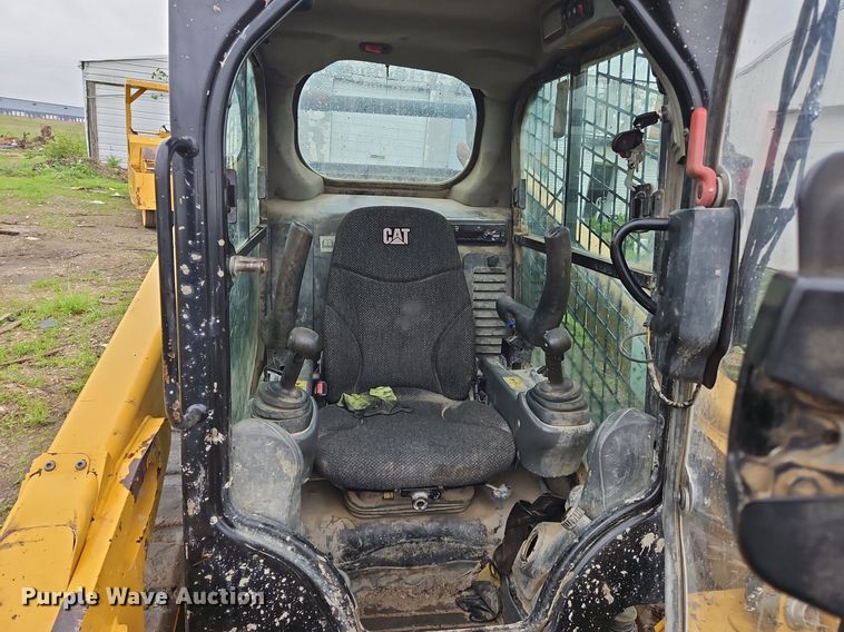 image for item OK9879 2015 Caterpillar  289D tracked skid steer loader