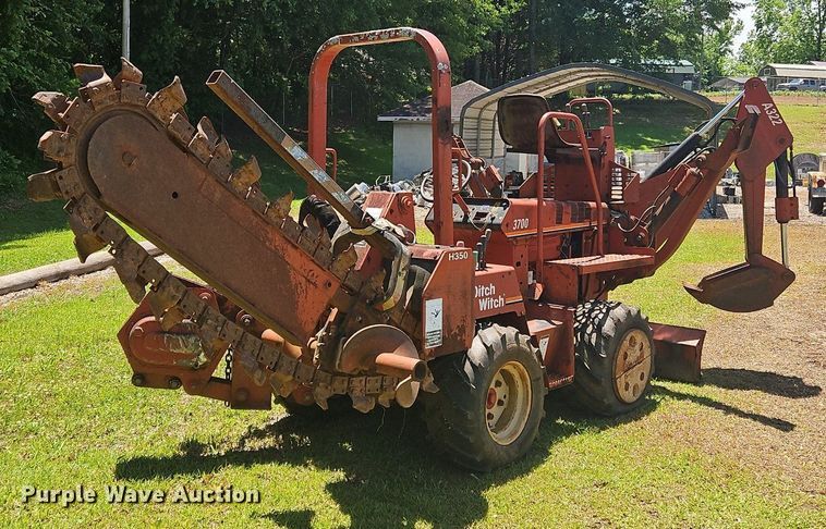image for item OK9882 2000 Ditch Witch 3700DD trencher