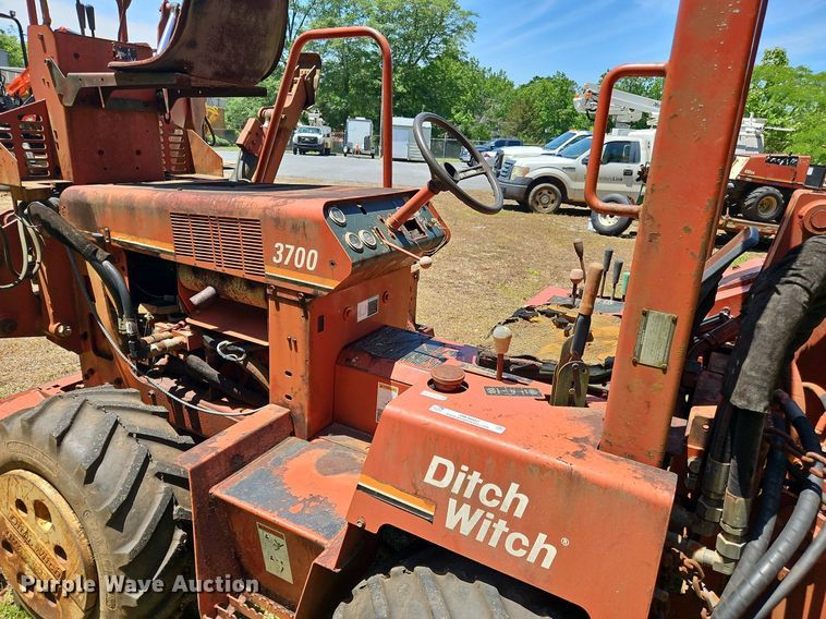 image for item OK9882 2000 Ditch Witch 3700DD trencher