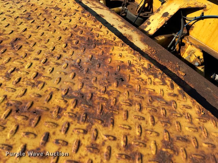 image for item ZA0411 2006 Etnyre BlackHawk Q29370 lowboy equipment trailer