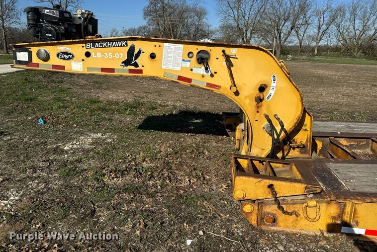 image for item ZA0411 2006 Etnyre BlackHawk Q29370 lowboy equipment trailer