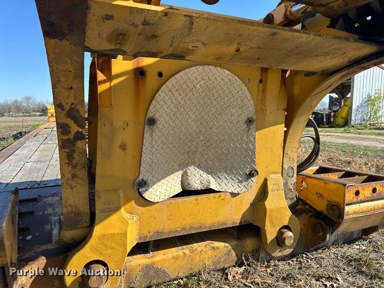 image for item ZA0411 2006 Etnyre BlackHawk Q29370 lowboy equipment trailer