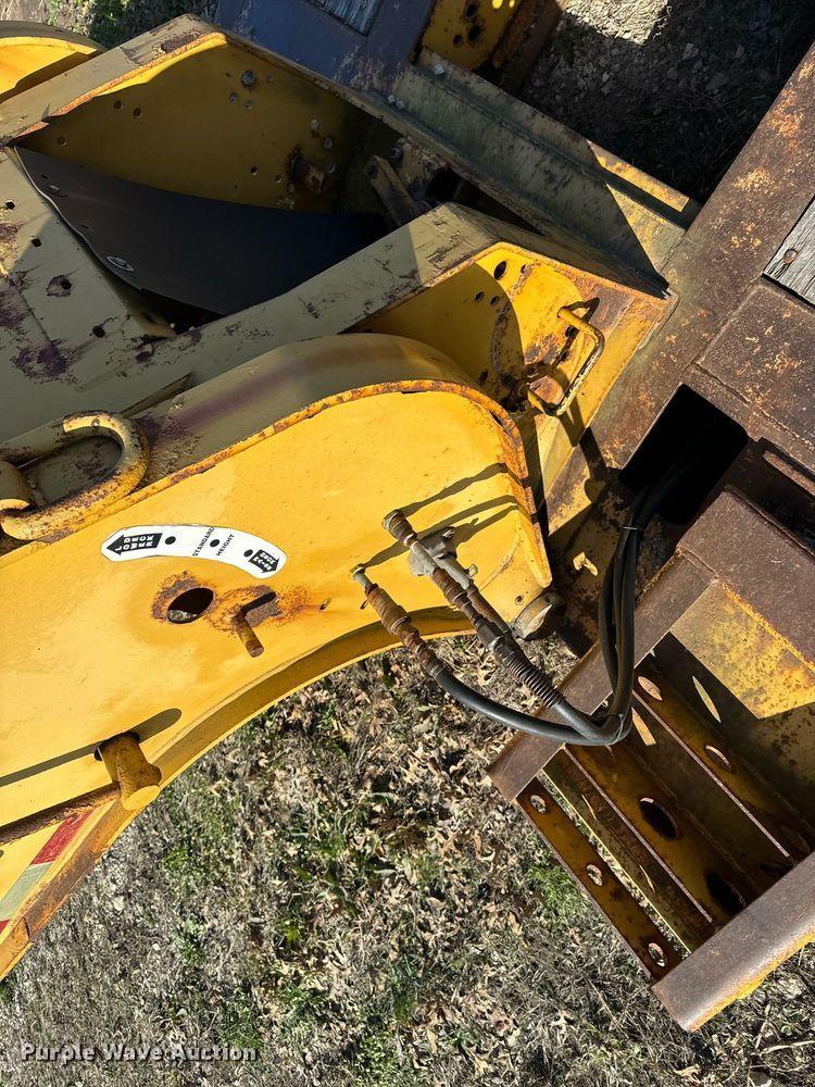 image for item ZA0411 2006 Etnyre BlackHawk Q29370 lowboy equipment trailer