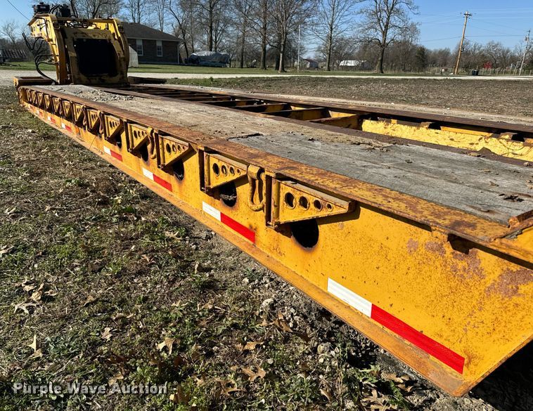 image for item ZA0411 2006 Etnyre BlackHawk Q29370 lowboy equipment trailer